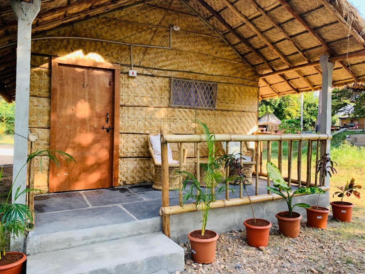 Tutti Hampi Chattai Cottages Экстерьер фото