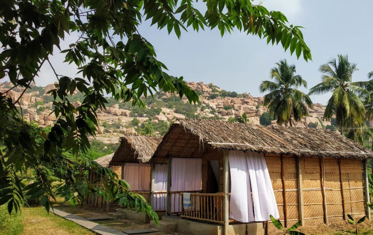 Tutti Hampi Chattai Cottages Экстерьер фото