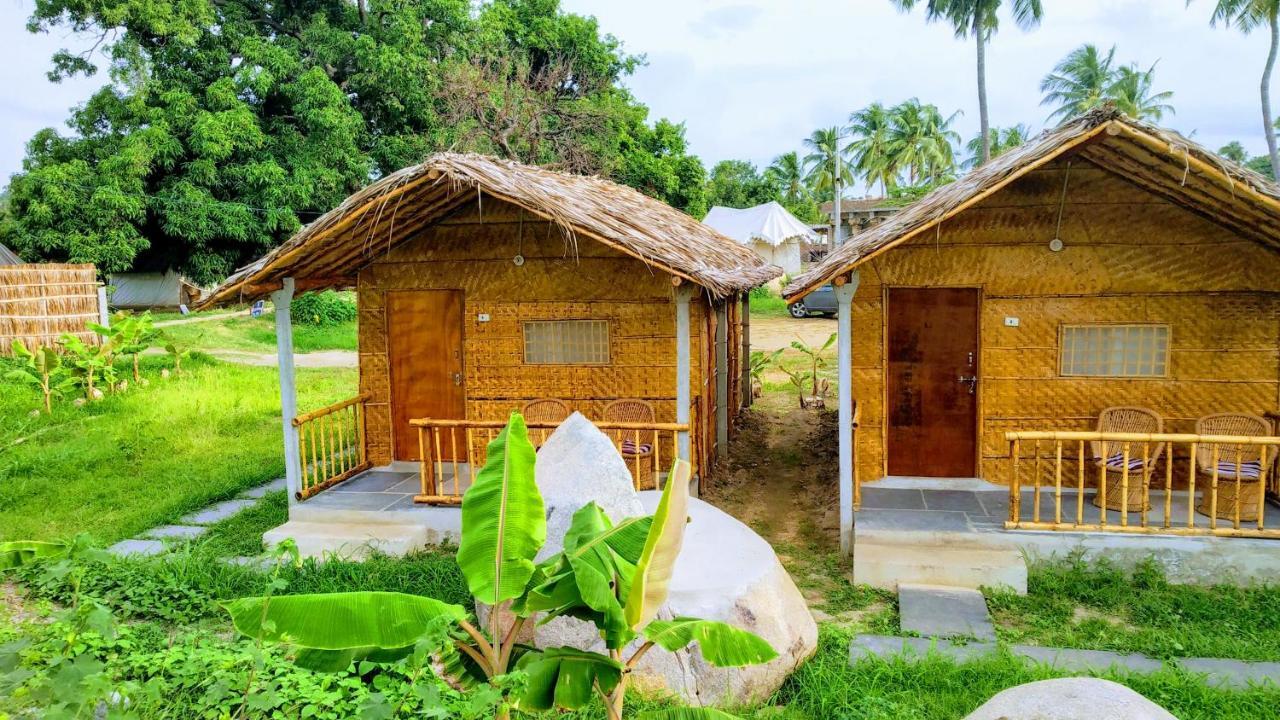 Tutti Hampi Chattai Cottages Экстерьер фото